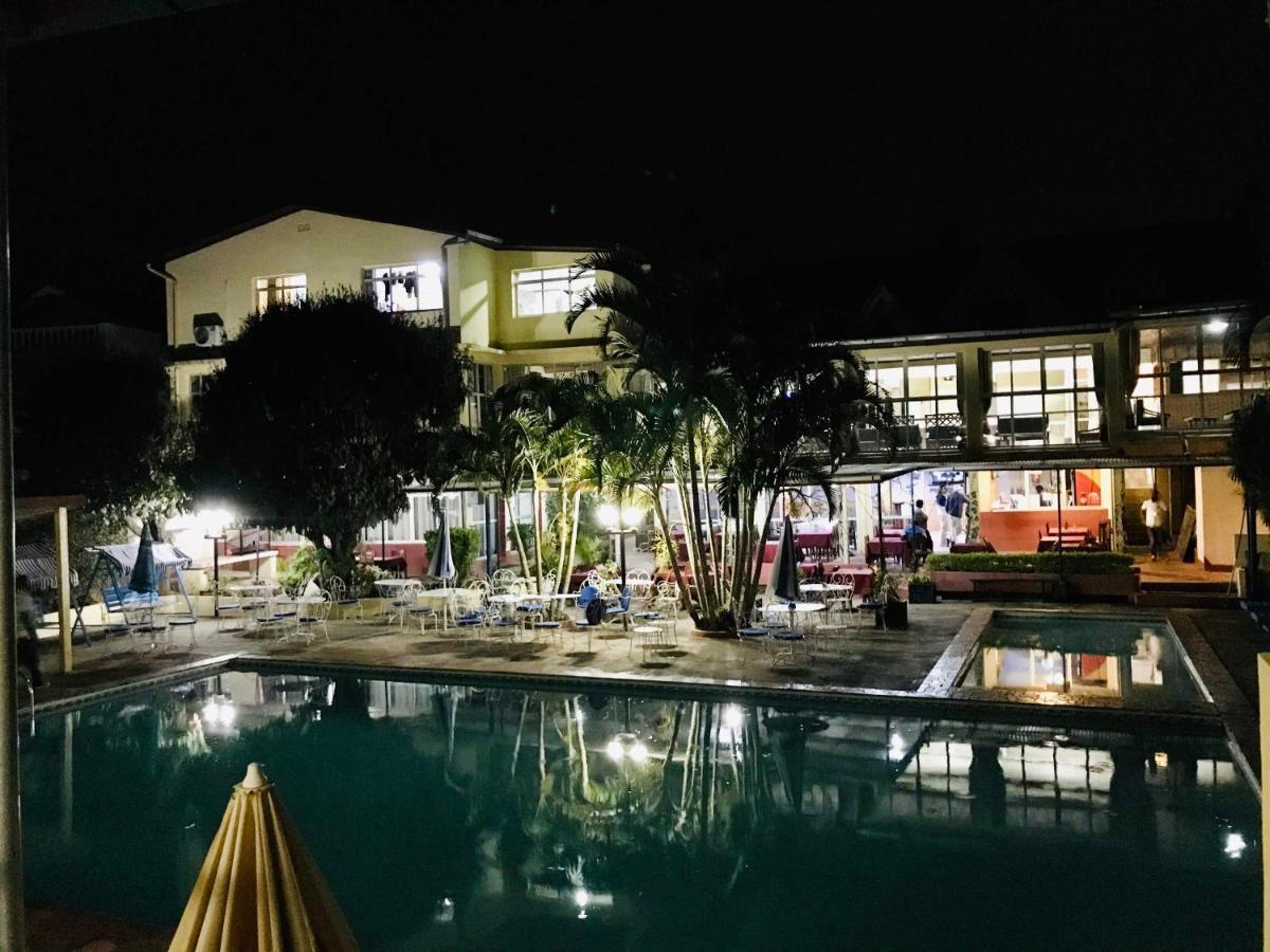 Hotel - Appartement Meuble " Les Flots Bleu " Ανταναναρίβο Εξωτερικό φωτογραφία