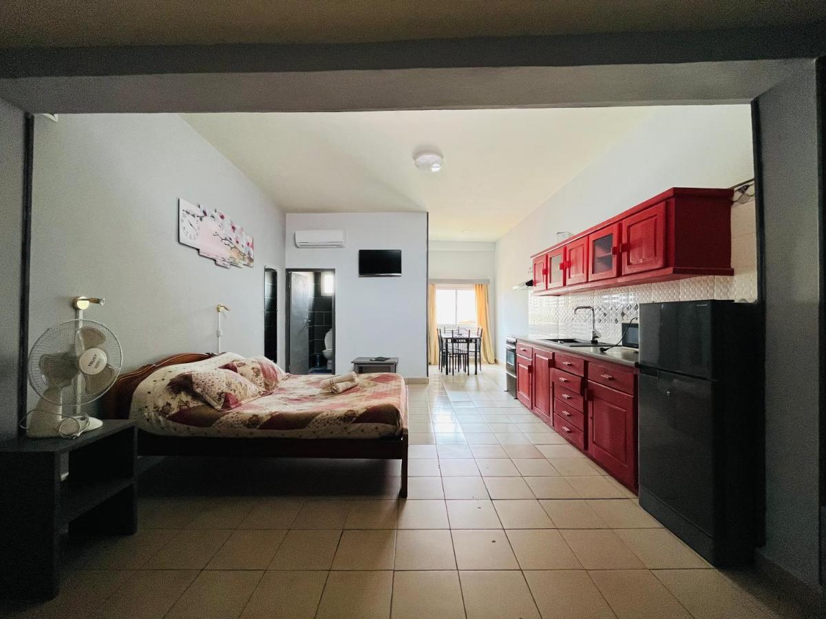 Hotel - Appartement Meuble " Les Flots Bleu " Ανταναναρίβο Εξωτερικό φωτογραφία