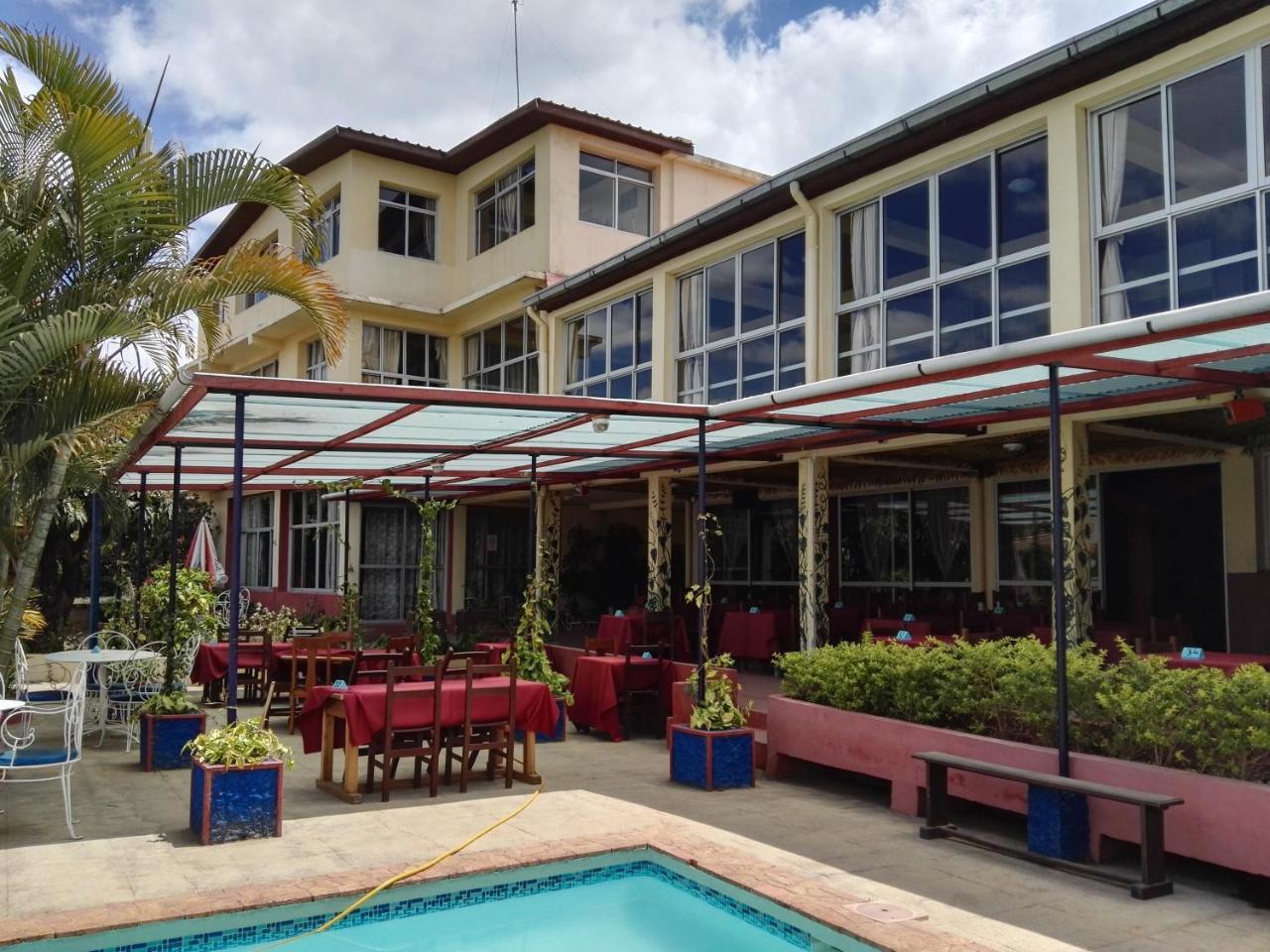 Hotel - Appartement Meuble " Les Flots Bleu " Ανταναναρίβο Εξωτερικό φωτογραφία